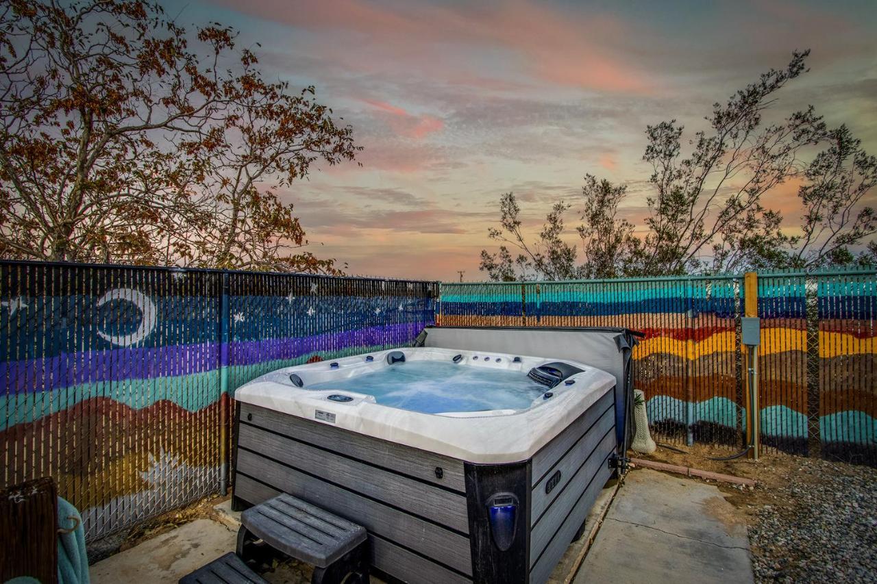Sapphire Haven + Casita! Pool + Spa + Movie Theatre + 10 Min To Monument! Joshua Tree Extérieur photo