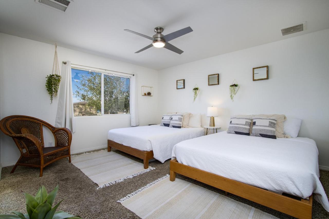 Sapphire Haven + Casita! Pool + Spa + Movie Theatre + 10 Min To Monument! Joshua Tree Extérieur photo