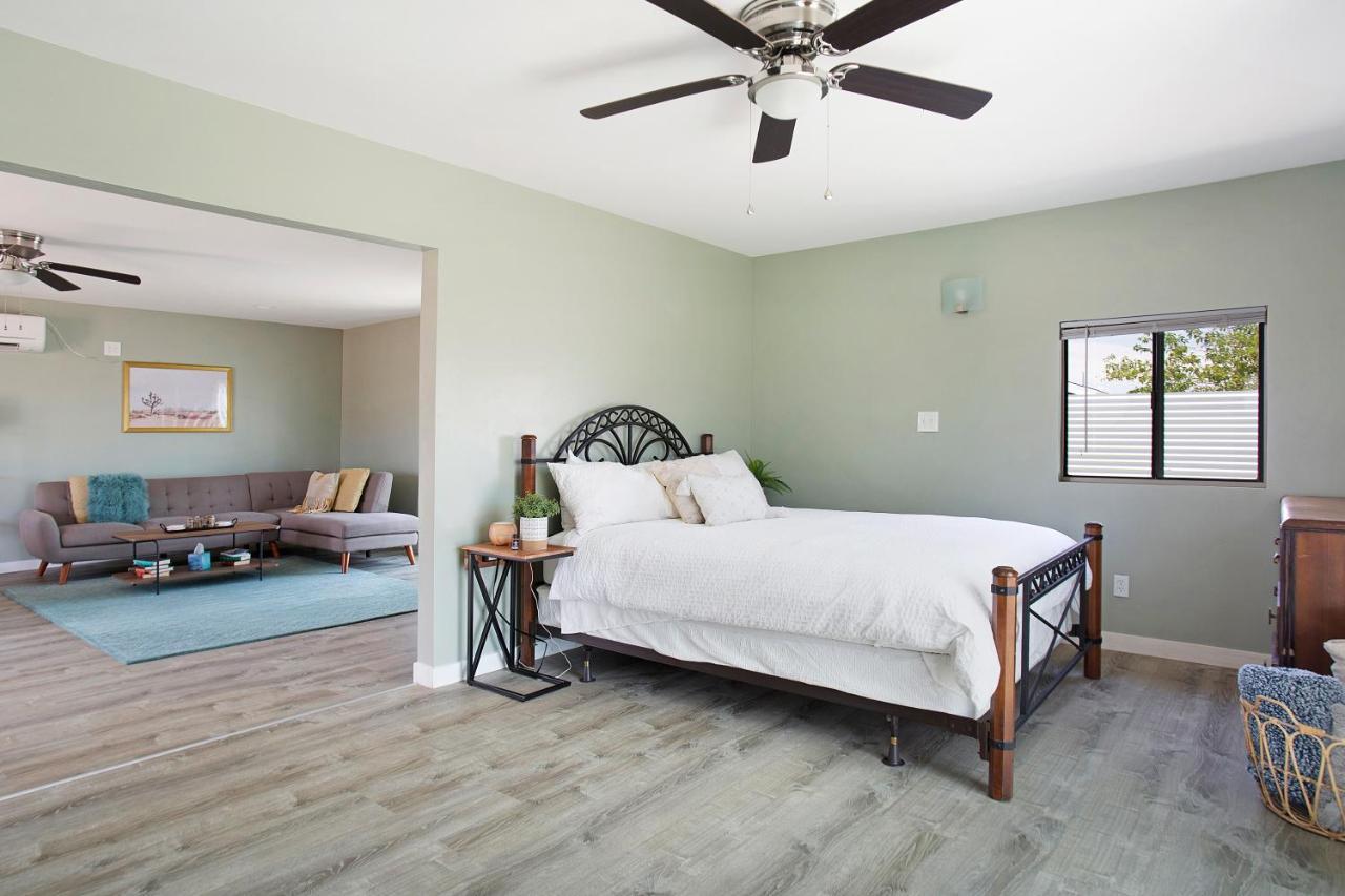 Sapphire Haven + Casita! Pool + Spa + Movie Theatre + 10 Min To Monument! Joshua Tree Extérieur photo