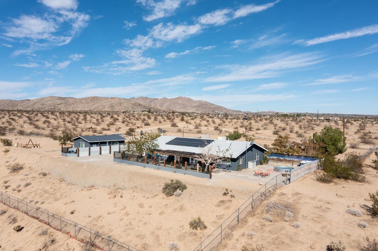 Sapphire Haven + Casita! Pool + Spa + Movie Theatre + 10 Min To Monument! Joshua Tree Extérieur photo