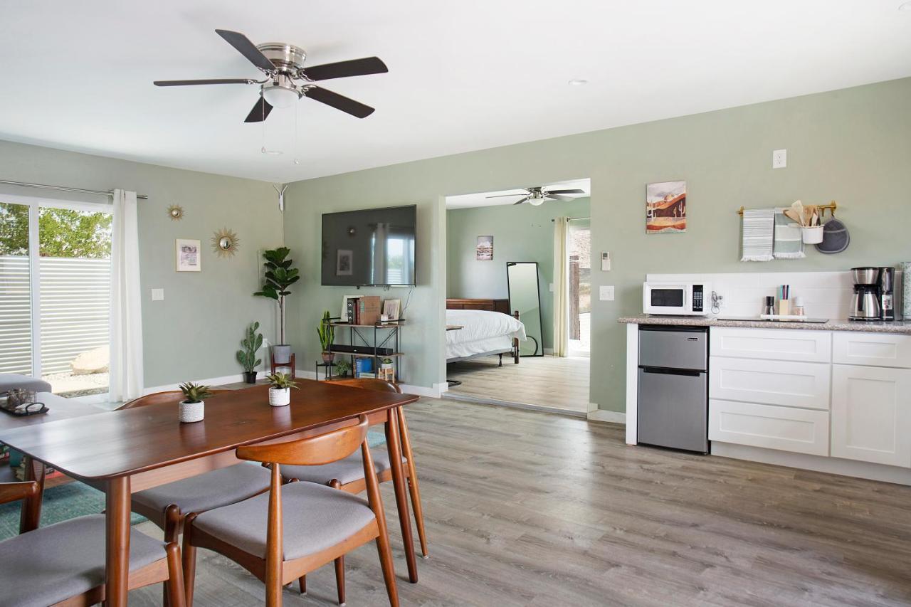 Sapphire Haven + Casita! Pool + Spa + Movie Theatre + 10 Min To Monument! Joshua Tree Extérieur photo