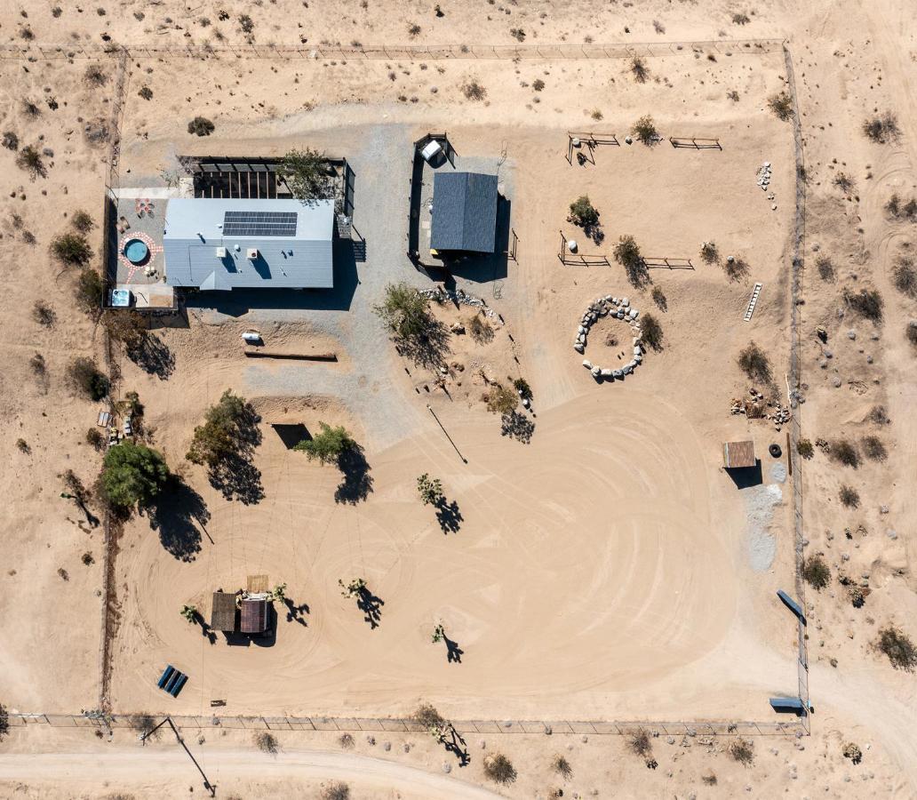 Sapphire Haven + Casita! Pool + Spa + Movie Theatre + 10 Min To Monument! Joshua Tree Extérieur photo