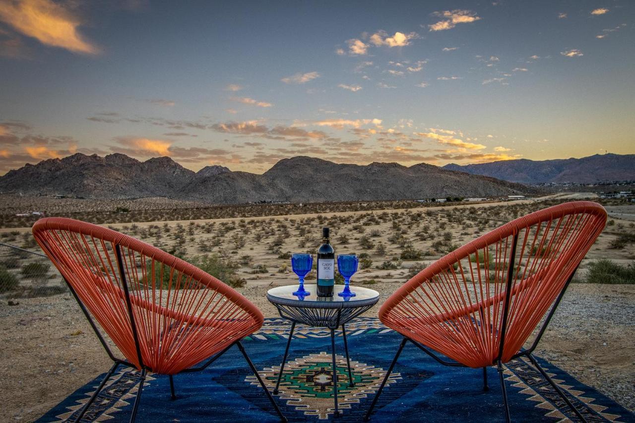 Sapphire Haven + Casita! Pool + Spa + Movie Theatre + 10 Min To Monument! Joshua Tree Extérieur photo