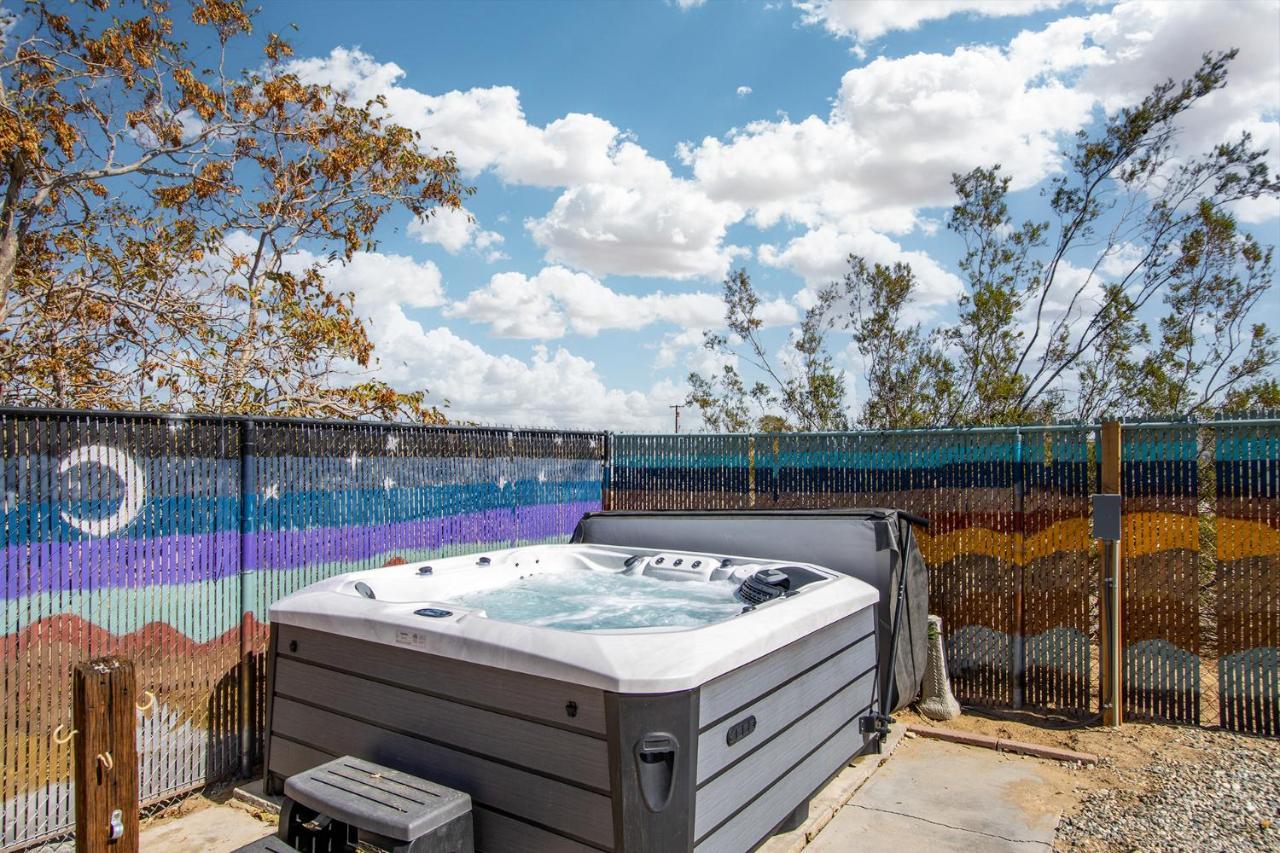 Sapphire Haven + Casita! Pool + Spa + Movie Theatre + 10 Min To Monument! Joshua Tree Extérieur photo